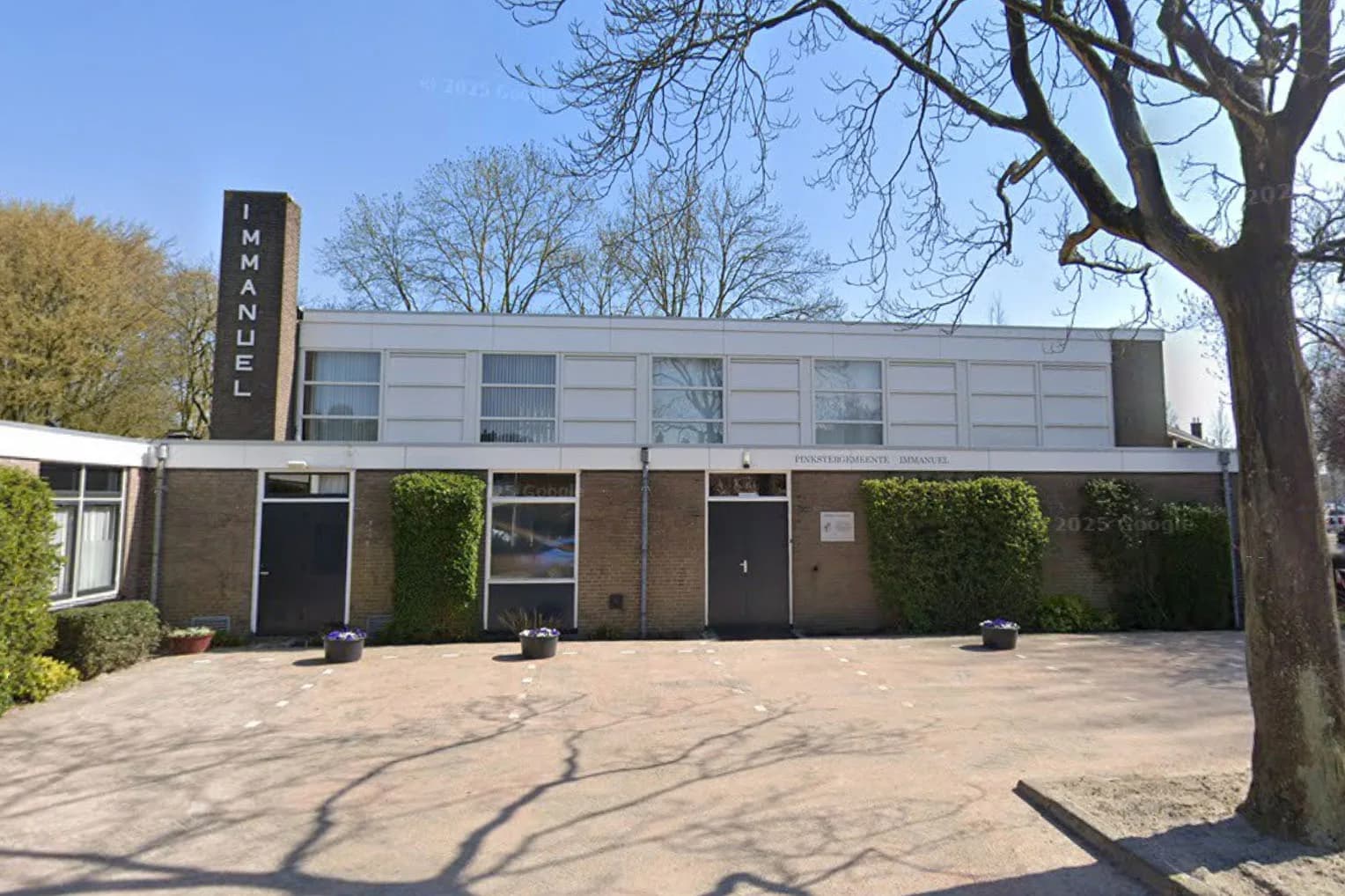 Ingang van de Oase kerk in Amersfoort